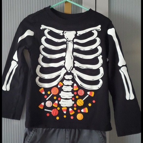 Toddler boys 3T set - Picture 2 of 3